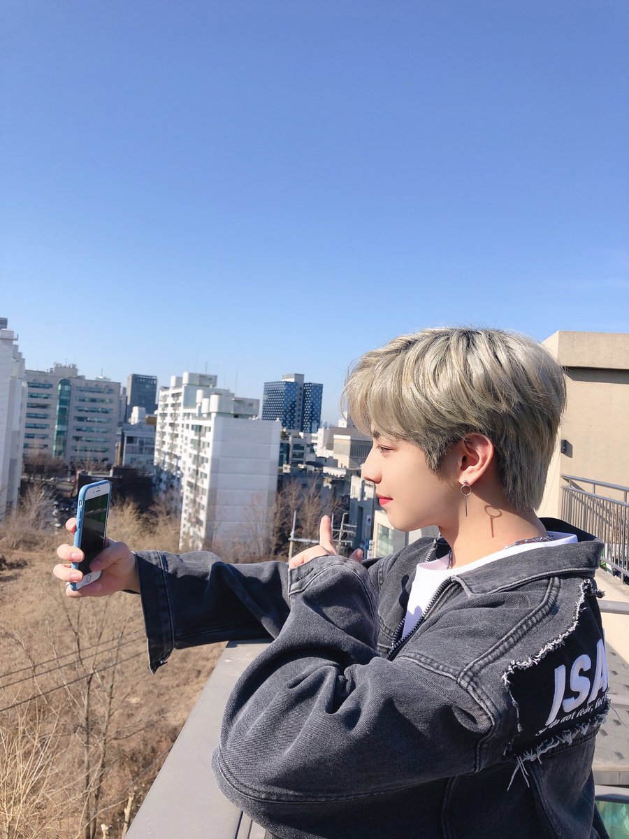 ciipherupdates1's tweet image. 210201

@RAIN_Ciipher Twitter update

TRNS:
[#KEITA] I took the picture  because I liked it, but i failed to make the poker face because the weather is so cold hehe 
#CIIPHER #싸이퍼