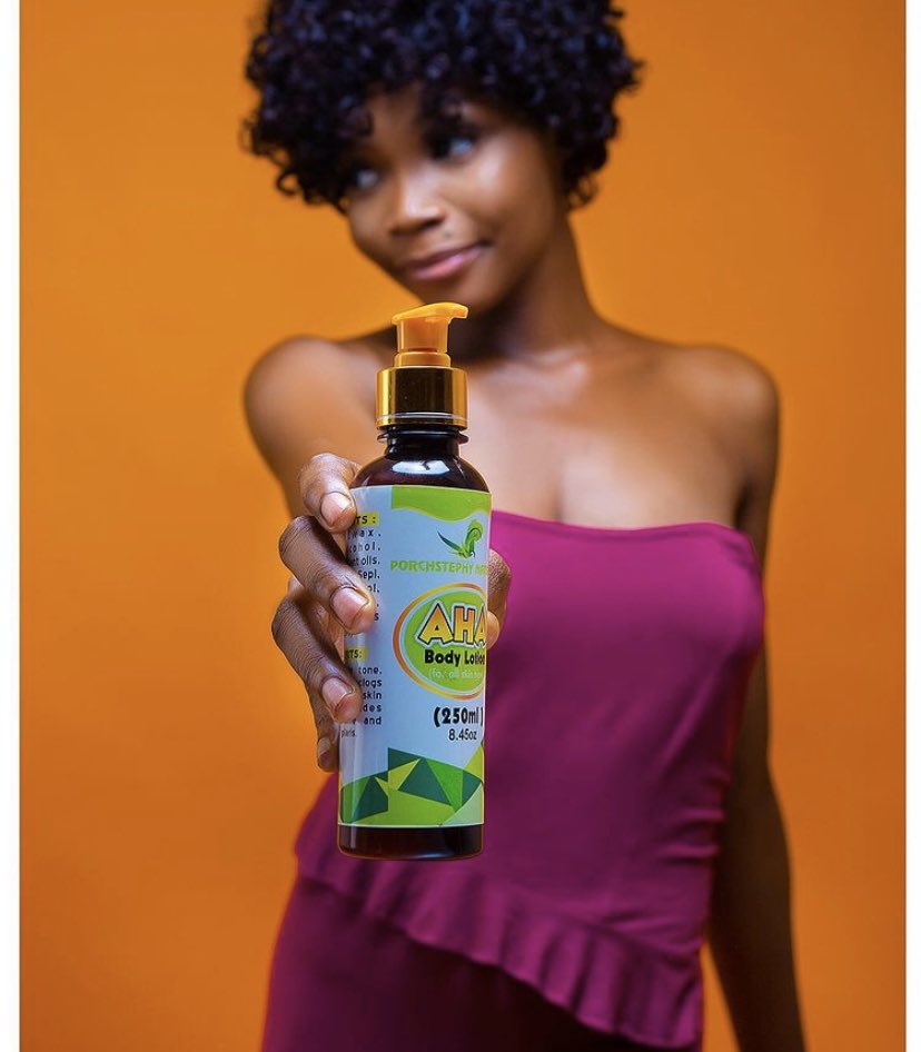 Happy new month guy!!! I wish you all the best this month and the next.okay!! Y’all have been asking what most influencers use to have bright skin, and I’m here to do just that.There are lost of skincare brands out there, but a big number of them are organic.