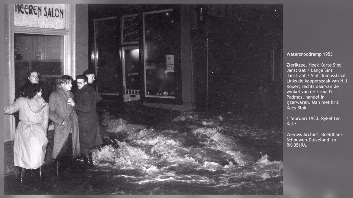 zeeuwsarchief's tweet photo. Het water kwam op 1 februari 1953 razendsnel en verraste veel mensen. “Ik liep naar beneden en daar spoot het water al door de brievenbus de gang in!”, zei een ooggetuige. Vandaag herdenken we de #Watersnoodramp die diepe sporen naliet.
Lees verder https://t.co/yXkMr32d7x #DeRamp https://t.co/nzv0IwRdRH