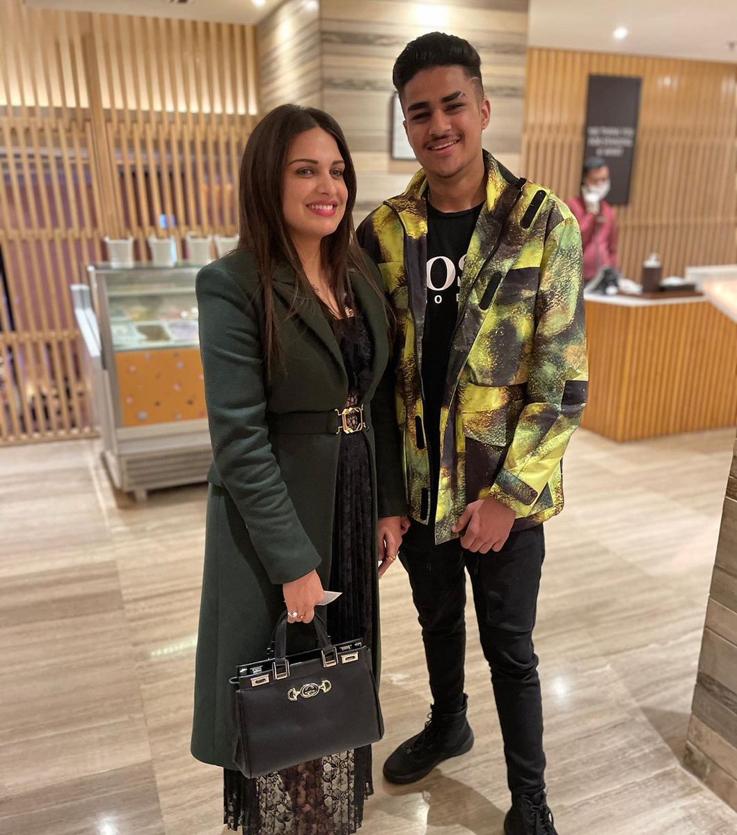 Lusimysmile's tweet image. Wishing you a very Happy Birthday 
#Apram  🎂🎁🤴🎉🎊
God bless you with all the happiness

God also bless n protect this beautiful, pious n hilarious Siblings❤❤😇😇
DEE DEE &amp;amp; DEXTER

#HimanshiKhurana 
#Himanshians
@realhimanshi   @nidhe_k