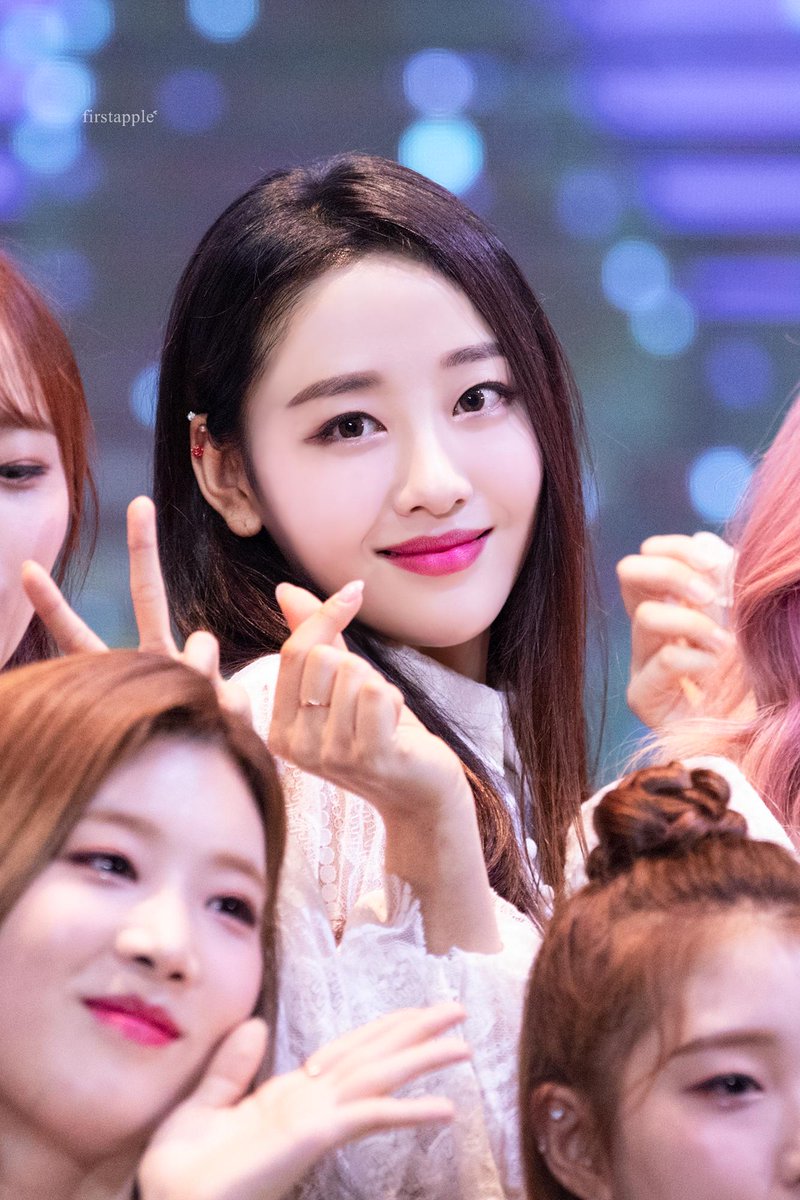 #Yves #이브 <a href="/loonatheworld/">이달의 소녀(LOOΠΔ)</a>