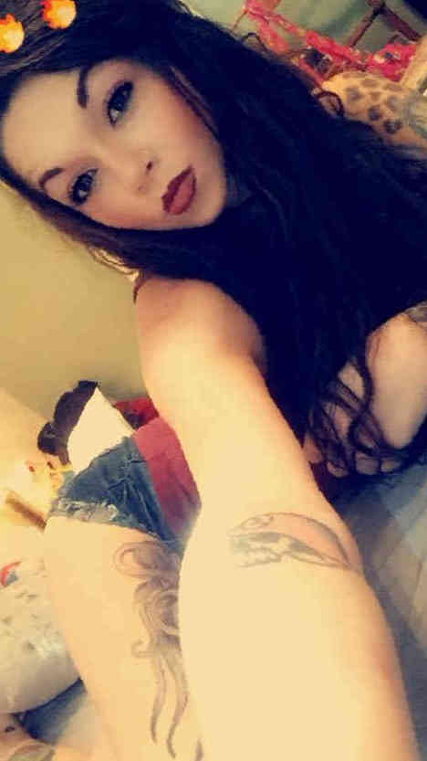 EllaCor62196480's tweet photo. If sex is a pain in the ass, then you’re doing it wrong. 💑 #Supergirl  #LargeDicks  
Check my page: @EllaCor62196480 https://t.co/jkXLSUYOnp