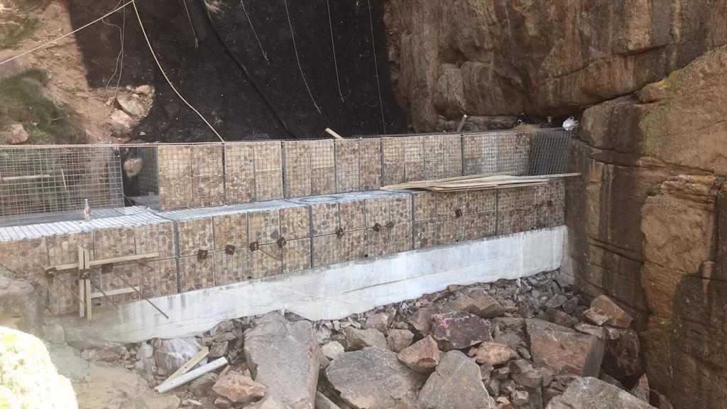 8. Over the next few years, expertise and investment were brought in to design & implement a transformation of the site, making it safe for working and to build the wall itself. A massive technical challenges, designed by Geodesign & implemented by Geomarine.