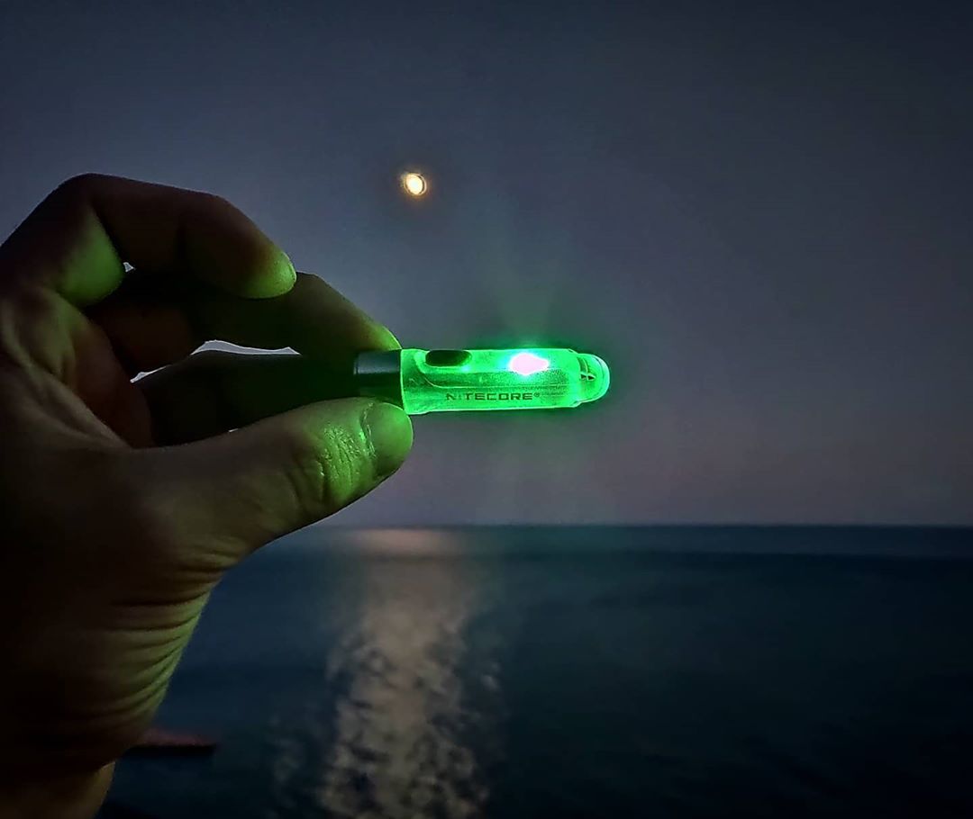 Queena15222428's tweet image. What's difference on the TIKI GITD keychain light? 
*Glow-in-the-dark Mini Futuristic Keychain Light
*Versatile Auxiliary Emitters
*User Friendly One Button Interface
*USB Rechargeable with 40 Hours Extended Runtime
More info: bit.ly/TIKIGITDinfo
#keychainlight #keychain #edc