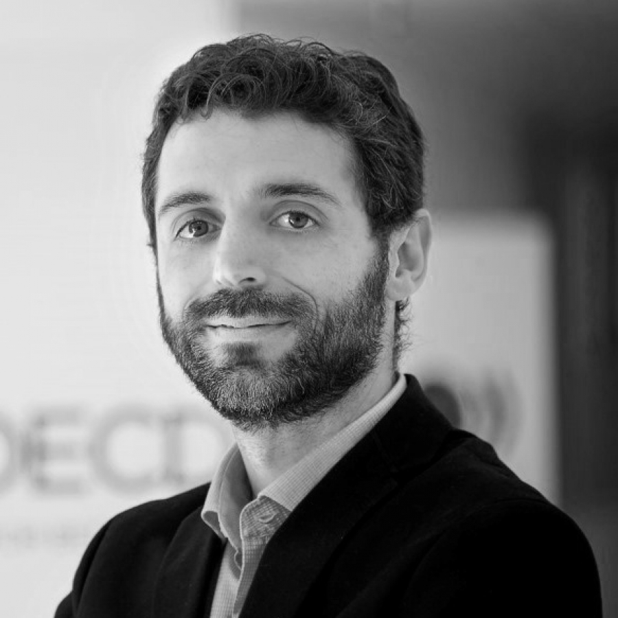 What is the recipe for a perfect early-career regional scientist?
#aisrewinterschool
aisre.it/en/workshops/a…
Day 1 Lecture 1#  by Paolo Veneri <a href="/paolo_veneri/">Paolo Veneri</a>  <a href="/OECD/">OECD ➡️ Better Policies for Better Lives</a> 
“Economic development, urbanisation and spatial disparities” 
Today at 9.30 am