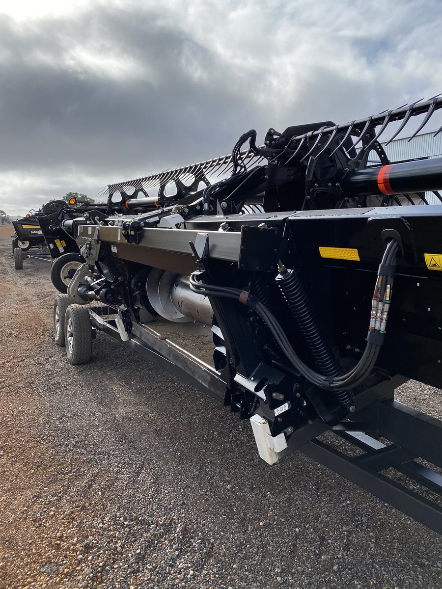 For Sale 9.90 New Holland’s -1300hrs ,Tracks, extended auger, -D65 Macdon with top auger and comb trailer
- 2x to choose from &amp; harvest ready 
- full service history available 
(Upgraded combines didn’t trade) 
$440,000 +GST direct msg for more info 
Retweets appreciated