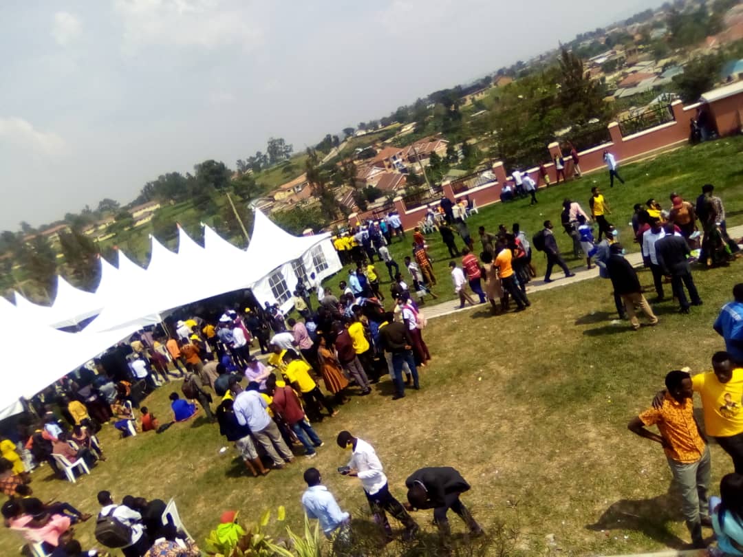 FarajaAfricaFdn's tweet photo. The Regional Youth elections were meant to start at 10:00am as a communication received from the presiding officer. 
Well here at Ntare School in Mbarara District the delegates are still collecting their facilitation.
#RegionalYouthMp
#IChoosePeaceUG https://t.co/MmksKRvSsU
