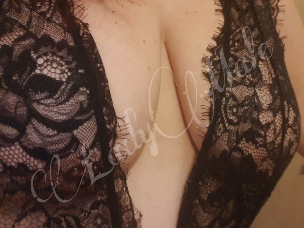 MaleficaLady's tweet photo. Buongiorno #Segaioli 
Attendo il mio buongiorno 
https://t.co/tj9F6L0uKA
@rtfindompig01 @rt_feet @RtFindomRtw @Brun0Parent #findom #findomme #goddessfindom #goddes #prodomme #moneymistress #moneyslave #paypig @find0m @findomitalia @FemdomItalia @BDSM_Promo @backtoAddict https://t.co/BKNcSWmMtk