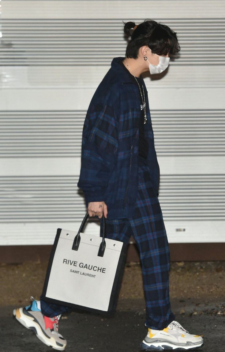  #JUNGKOOK in plaid/flannel shirts;- a stylish thread 정국 ジョングク