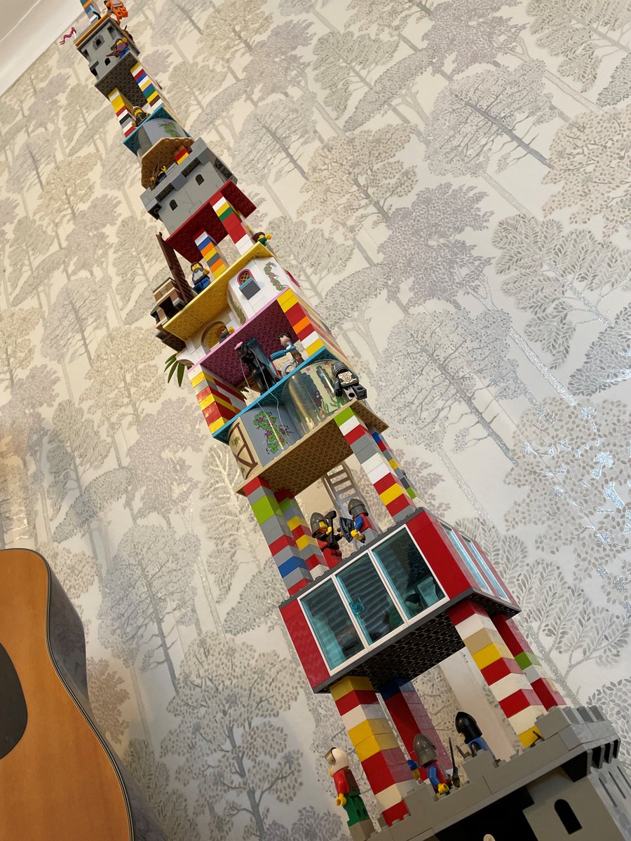 PrimaryQuEST's tweet photo. Architects in the making? Such detail in the latest entry! #PQBuild @LEGO_Education https://t.co/AvKVIbSzRl