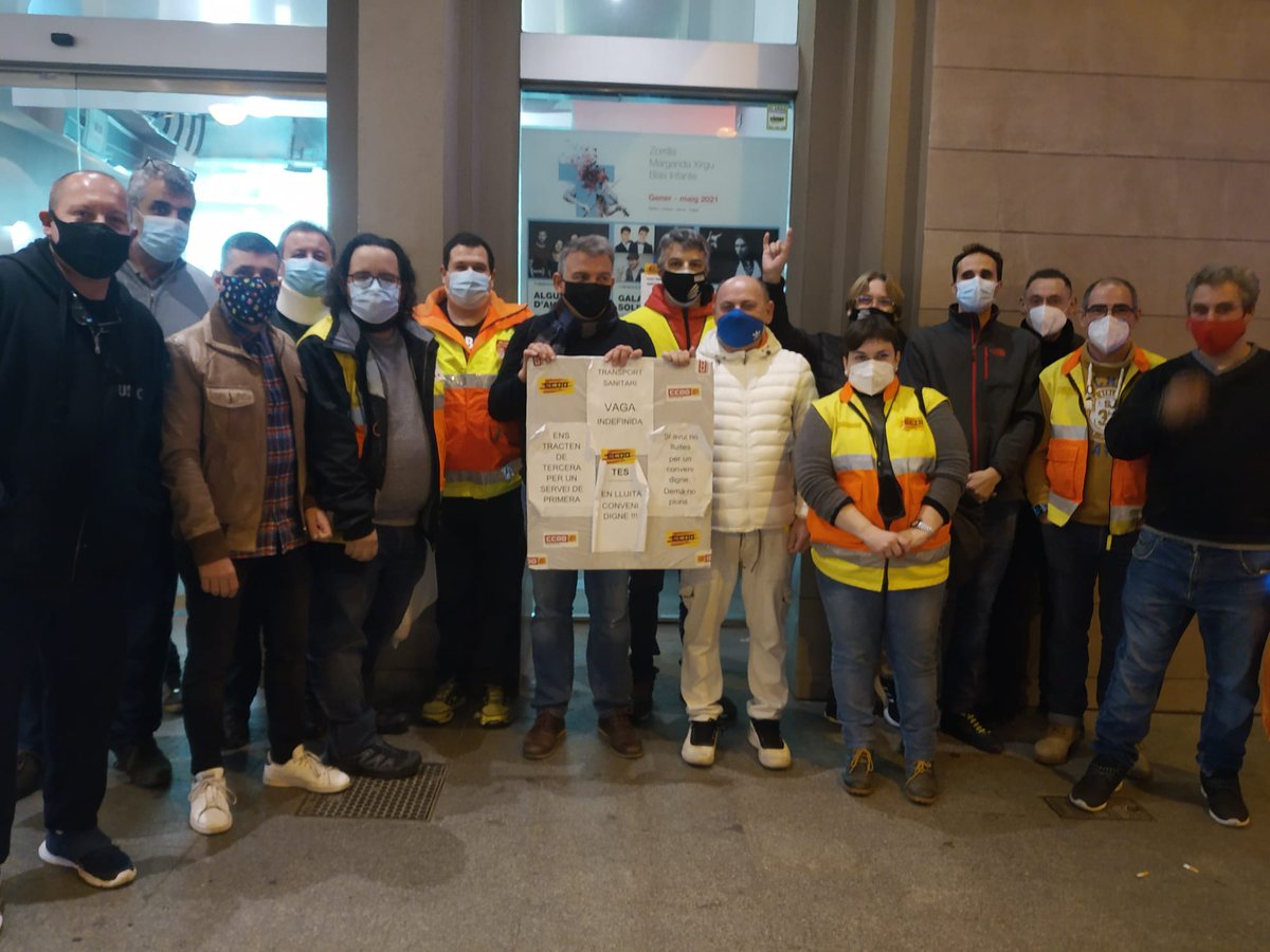 ccoo_fsc_cat's tweet photo. 🚑 EL CONFLICTE D'AMBULÀNCIES IRROMP EL PASSAT DIVENDRES A LA CAMPANYA ELECTORAL D'ERC EN BADALONA.
➕DE 100 DIES DE VAGA
0⃣ PROPOSTES DE NEGOCIACIÓ del @govern Generalitat

#TotsSomSEM
#EquiparacióSEMja
@ccoocatalunya 
@carreteraccooct 
@ccoosemsa 
@semgencat https://t.co/rws2PxYKpY