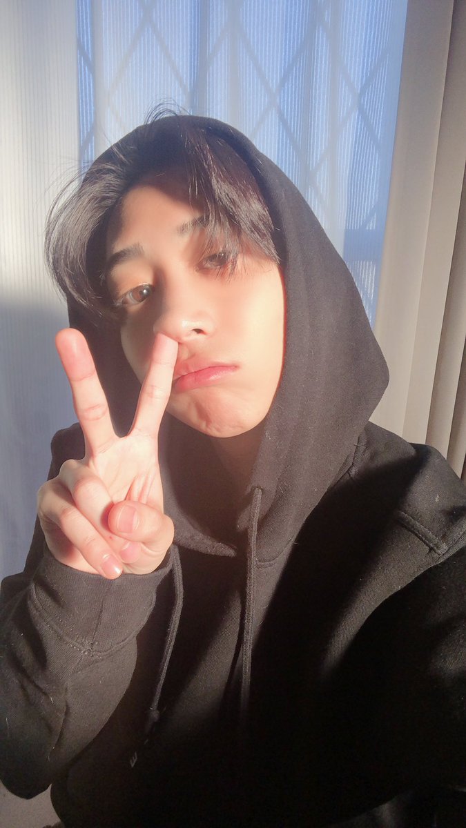 460824Na's tweet photo. 今回も沢山いいねリツイートありがとうございます！
また歌動画を載せるので楽しみにしててくださいね😁🙏🏻 https://t.co/20wqqYw2cc