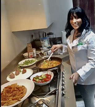 with_zena's tweet photo. Delighted to have been a approached to give sessions on straight forward practical advice on stretching store cupboard ingredients, to create delicious meals for families receiving foodbank donations. @thisismycityuk @birminghamcg22 @LGKCommunity    #Health #homemade #foodbanks https://t.co/jPdPmLk5jH