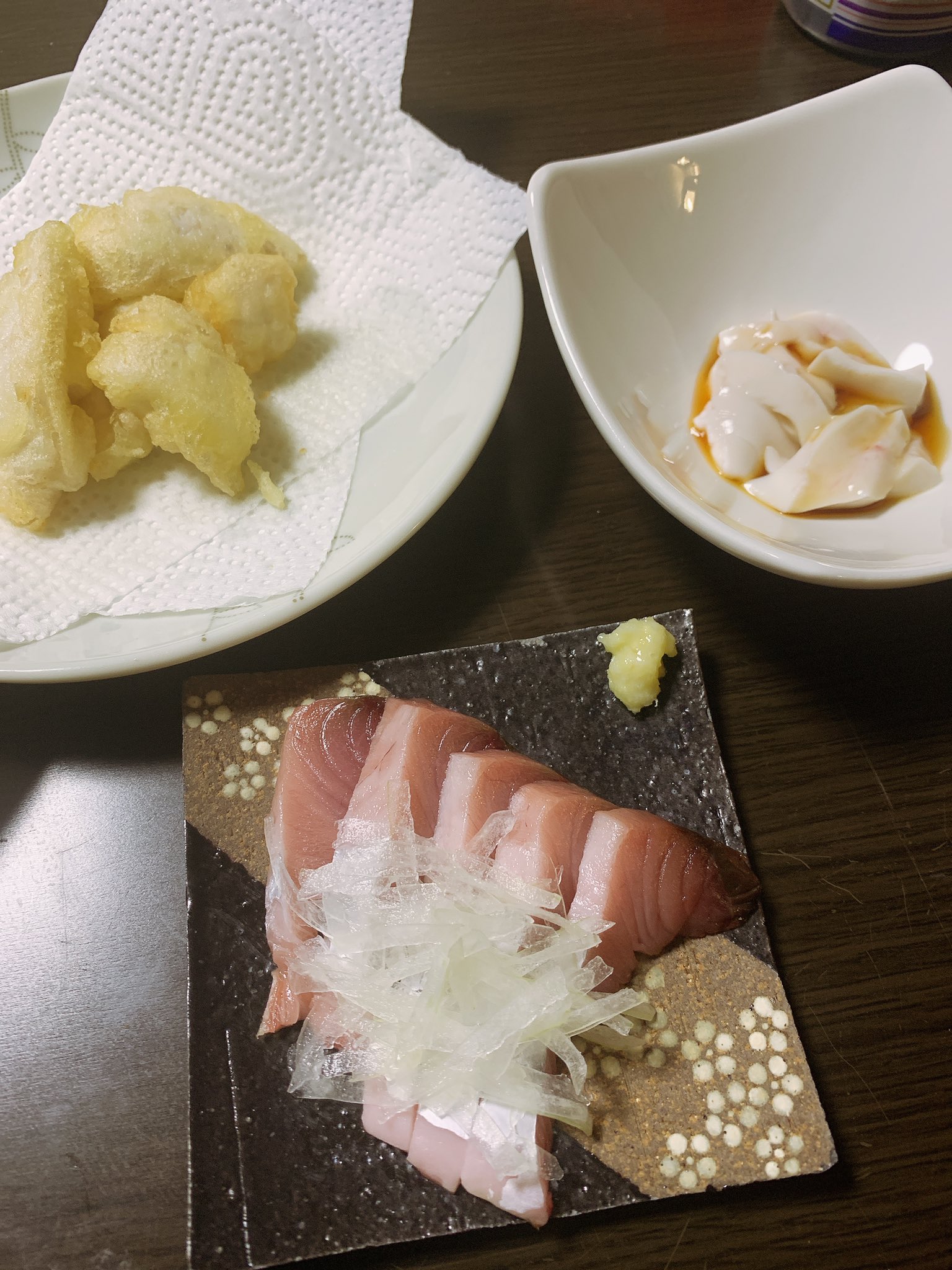 釣り女 馬力がブダイ V Twitter スマガツオのお刺身と白子ポン酢と白子の天ぷら ネギなかった こんな時間に痛風セットでございます ちなみに白子は白子食べられない人にもらった 最近メジナは友達にあげる分しか持って帰ってきてない 次は持っ