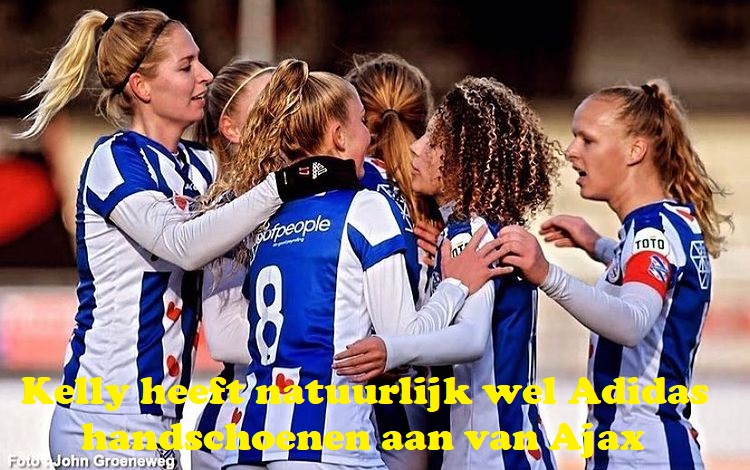 MarkerNews's tweet photo. Kelly had, tijdens de eredivisiecup wedstrijd Heerenveen vrouwen tegen Excelsior vrouwen in Rotterdam, natuurlijk wel Adidas handschoenen aan van Ajax.
(JAKO is de kledingleverancier van Heerenveen).
#Marken #HeerenveenVrouwen #KellyZeeman #eredivisiecup https://t.co/ld1WqlIDNp