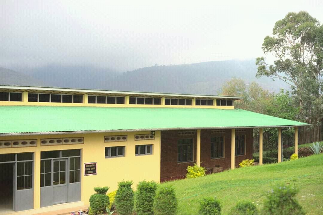 akezanet's tweet photo. La commune Vyanda,de @Province_Bururi s’est dotée d’une belle école à système d’internat. Il s’agit de « Kigutu International Academy » (KIA),un établissement  secondaire ayant un programme de formation de 4 ans (de la 10e à la 13e année).@KigutuAcademy https://t.co/JFpev6jG0V