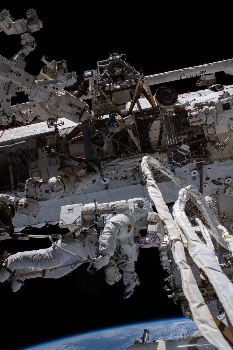 esaspaceflight's tweet photo. Europe's space antenna has been successfully installed for speedy @Space_Station connections 👏👏  Reflect on last week's work to install two European-built facilities &amp; what happens next, plus spectacular spacewalking pics. #ExploreFarther

https://t.co/acOisgQQod 📸@NASA https://t.co/zVJsz1ezGZ
