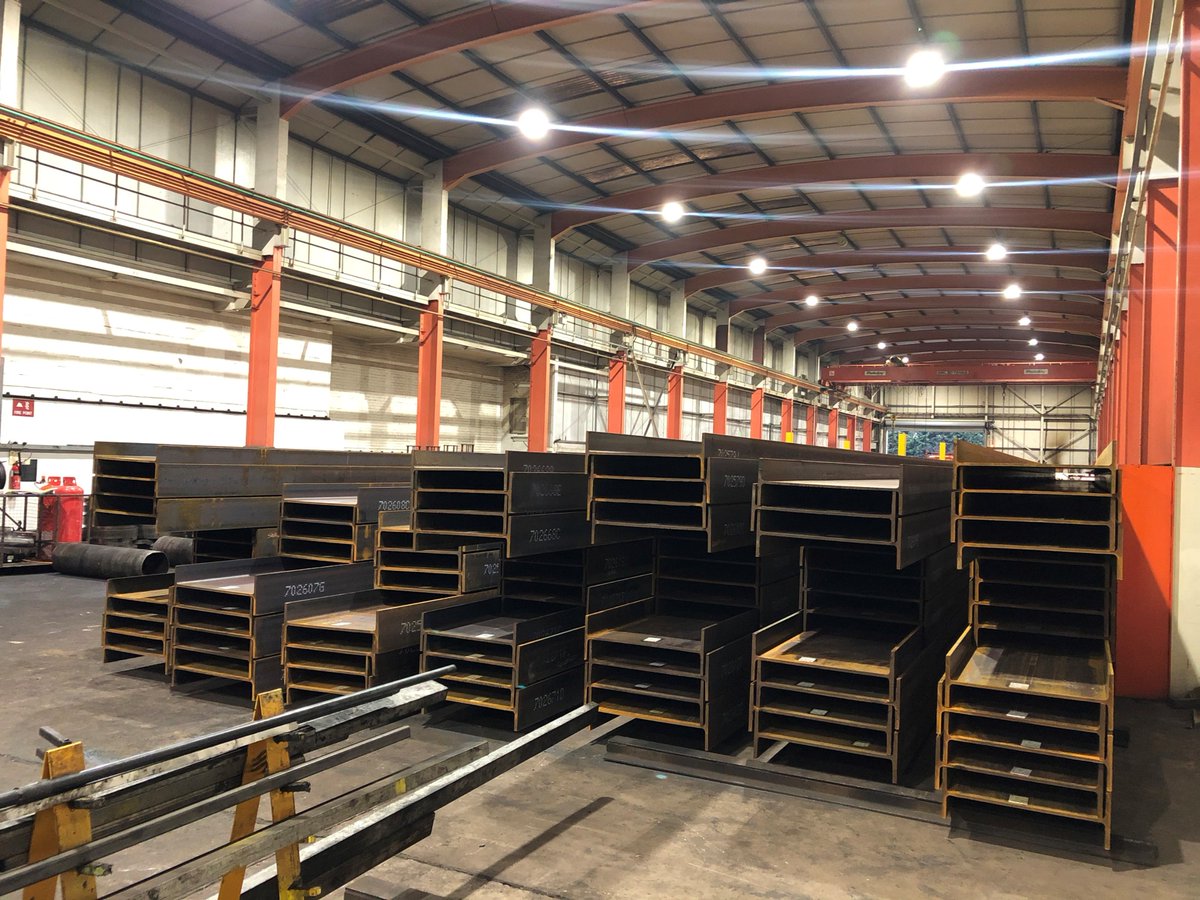 AngleRingCo's tweet image. Here we have a 50 tonne cambering job that went through our shop floor last week, coming in at a whopping 838x292x176kg/m x 16.1m!

Not all bends have to be intricate, but they do have to be precise!

#CamberedSteel #SectionBending #ColdBending #ColdRolling #Beams #CurvedSteel