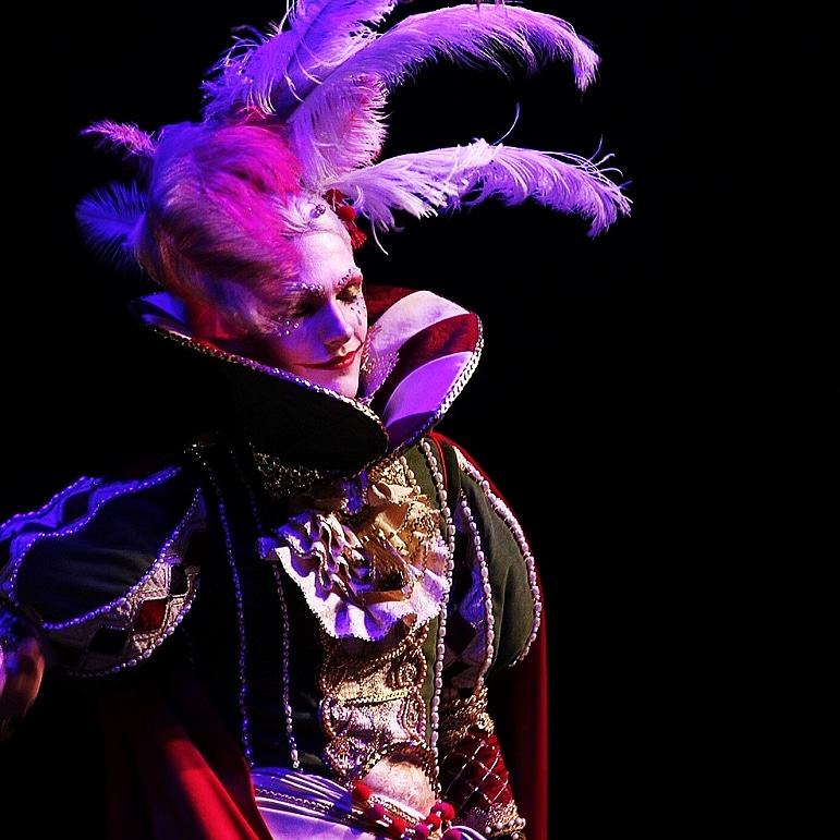 У меня сегодня день рождения ^^
По традициям твиттера, буду очень благодарен репосту своих работ 💖