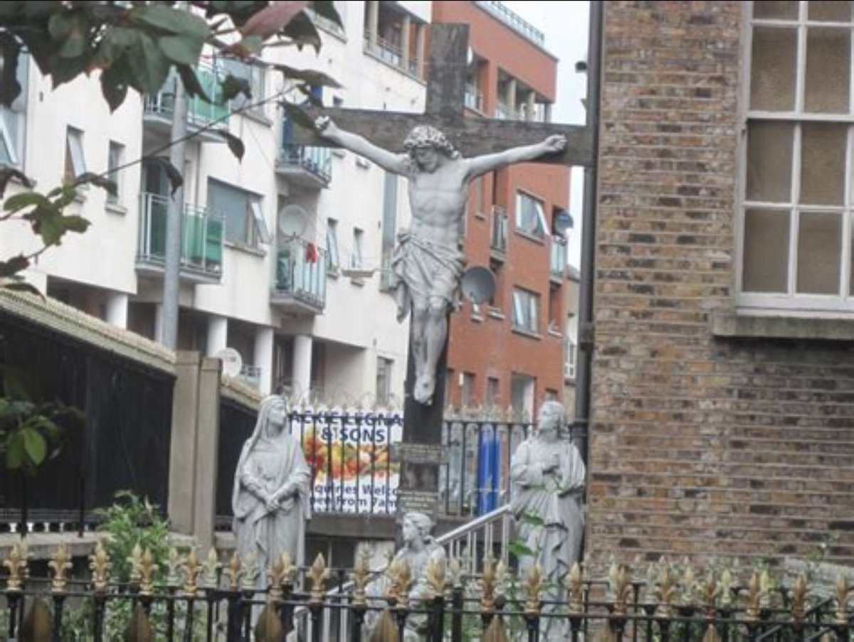  #OTD in 1612, the Bishop of Down and Connor, was executed alongside another priest, Patrick O'Loughran. The execution was gruesome and as a statement of state power and legal theatre, it was strategic error by the Castle.I'll tweet details through the day #DevanyDay