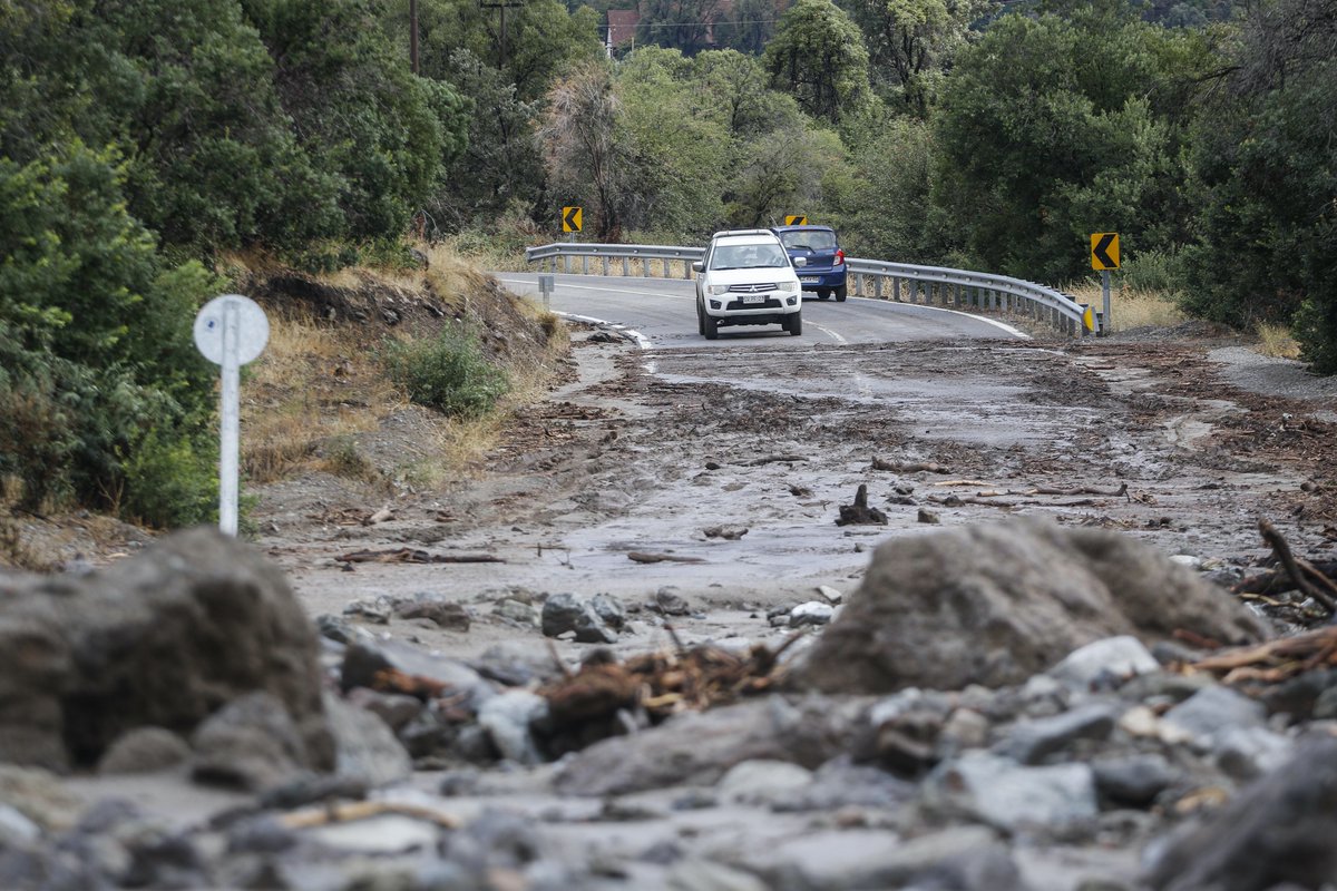 Tele13_Radio's tweet image. 📻#MesaCentral | Sistema frontal

&quot;Los lugares más afectados ha sido la comuna de San José de Maipo y tenemos una situación importante que ocurrió el domingo en la tarde en Lo Barnechea&quot;, dice el intendente (s) Javier Maldonado. 

▶️bit.ly/2NK87TR