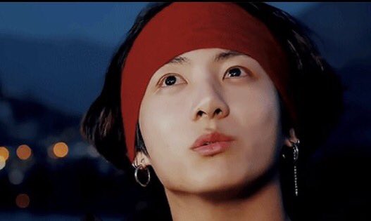 so in conclusion I still think jungkook has a skincare routine and his hair look so healthy , it really makes me wanna try jojoba oil too