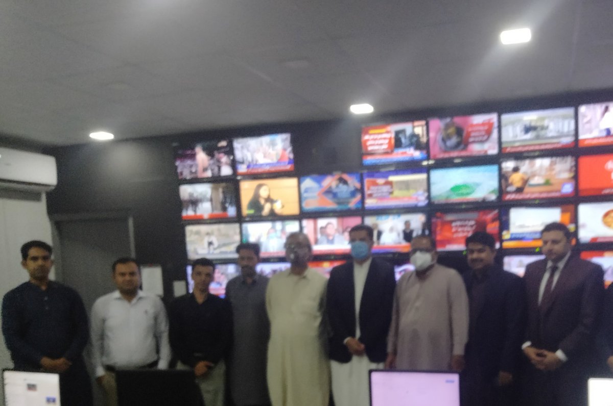 BilalRaza021's tweet photo. Had a fruitful meeting with PPP Information Secretary @fkkundi Incharge Bilawal House @SurendarValasai media coordinator @FidaHussainPPP @SardarNazakat_ #AkbarMirza @ZameerAMalik @Tarikkhattak @Kashif_A_Mirani @FarhanBhuttoPPP @NvD_PPP #Shoukat at media cell Bilawal House Khi https://t.co/McUC3WIRtd