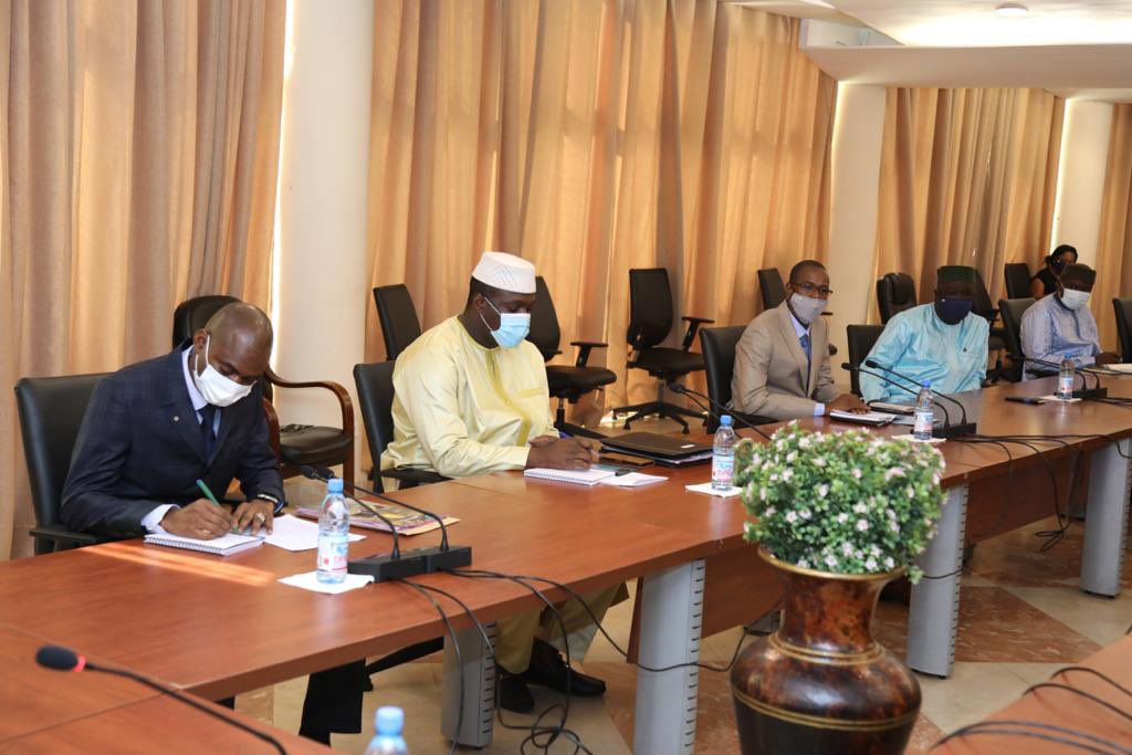 Je reçois en audience ce matin, le Sénateur <a href="/BockelJeanMarie/">Jean-Marie Bockel</a> et le Député <a href="/bruno_fuchs/">Bruno Fuchs</a> en présence de SEM Joël Meyer, Ambassadeur de France au Mali, du SG de la Présidence et de plusieurs membres du Gouvernement malien.