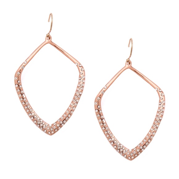 Punkgigi1's tweet photo. So good I had to share! Check out all the items I'm loving on @Poshmarkapp from @Candycoco20 @DiMichl #poshmark #fashion #style #shopmycloset #freepeople #alexisbittar #anthropologie: https://t.co/hZnwkYiqMh https://t.co/fTtroJ432y