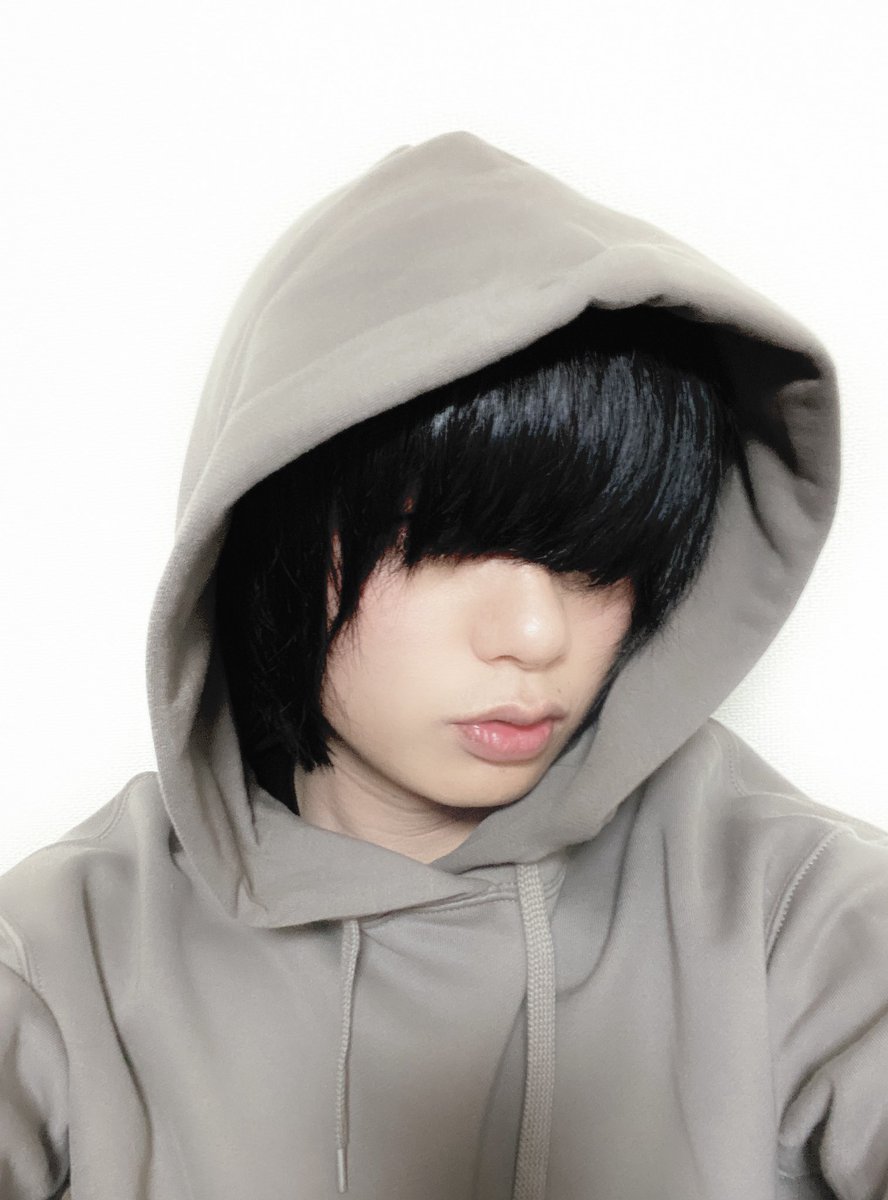 a9go5's tweet photo. UNIQLO Uのスウェットアイテムはワンマイルウェアとして最高！ https://t.co/QLIBFhqv57