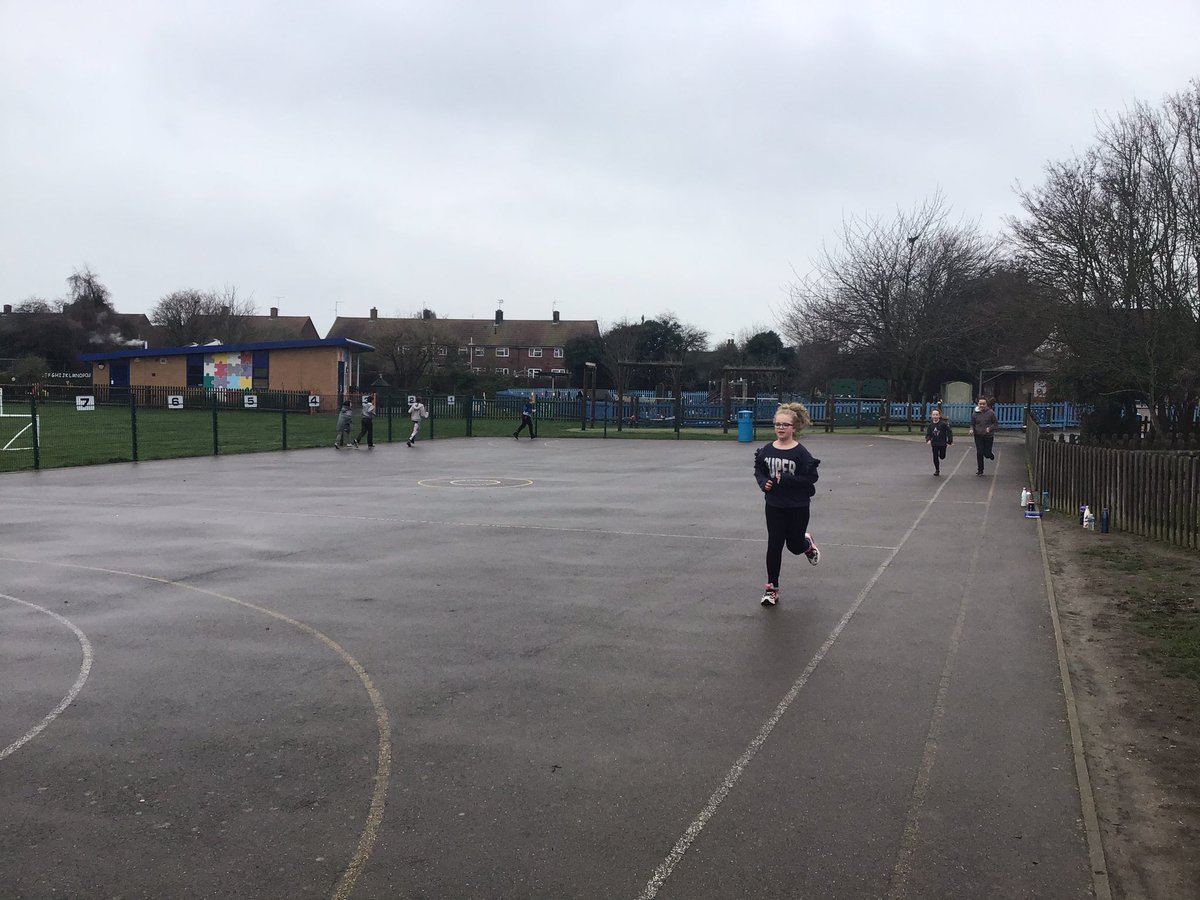 #Keyworker children enjoying their @_thedailymile this morning 😁🏃‍♀️💨🏃‍♂️💨 @ActiveEssex @stuarttryhorn #GoBurnham @Mo_Farah #bethebestyoucanbe @maxwhitlock1 #moveeveryday Get well @captaintommoore ♥️♥️♥️ #togetherstronger #MondayMotivation #MorningTom #MondayMorning #StayHome