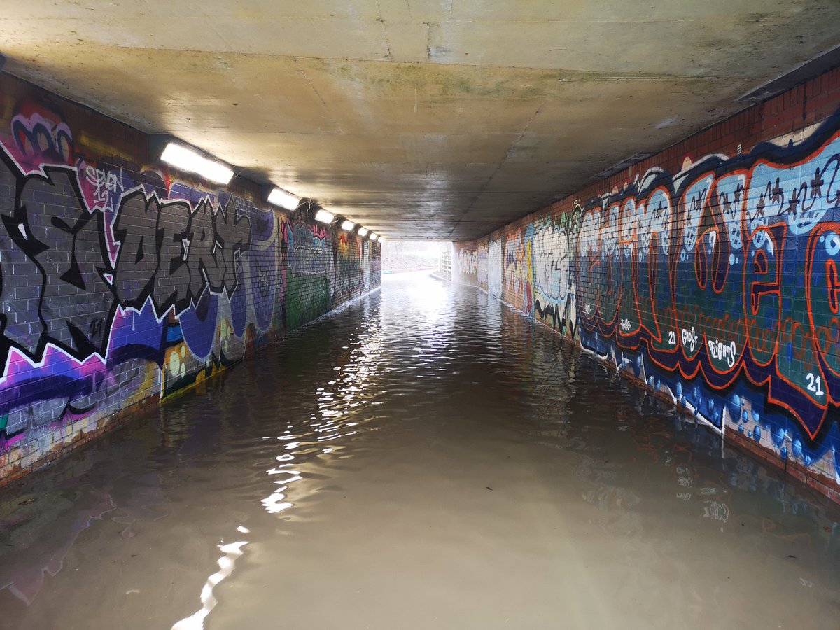 .<a href="/EnvAgencySE/">Environment AgencySE</a> can anything be done about the regular flooding under the two bridges under the Slough to Windsor railway and the A355 road?
They flood a few times every winter, but it's been particularly bad this year making them impassable in an otherwise usable cycle path.