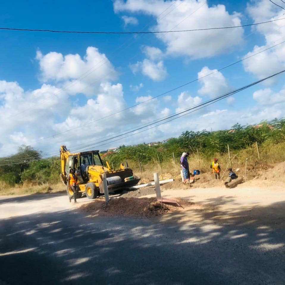 pcharlesjr's tweet photo. The NWC has commenced work on the installation of the interconnection hub at Twin Palm along Palmers Cross main road.
This will switch residents from the old system, but will take a few days for the new lines to be charged.
#BuildingSEC #DevelopingSEC #WaterImprovementProject https://t.co/4ZKYyZzwBA