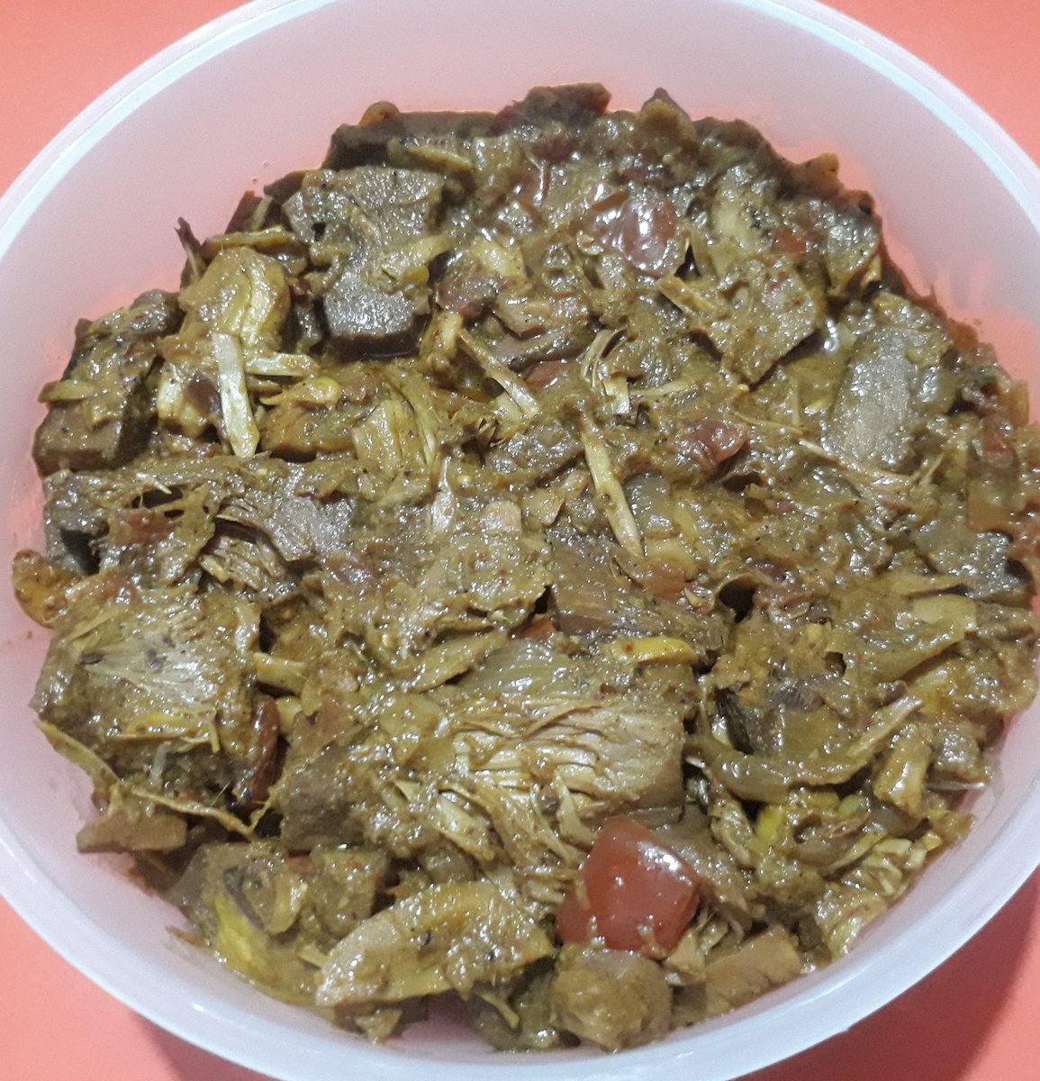 Kavisa9's tweet photo. It doesn't taste like my mom's cooking 🙈 I still tried... Tender jackfruit curry (Bengali name: Enchorer Torkari) 🙂💜 #Food #MondayCooking 🍜 https://t.co/3MbLnazwYJ