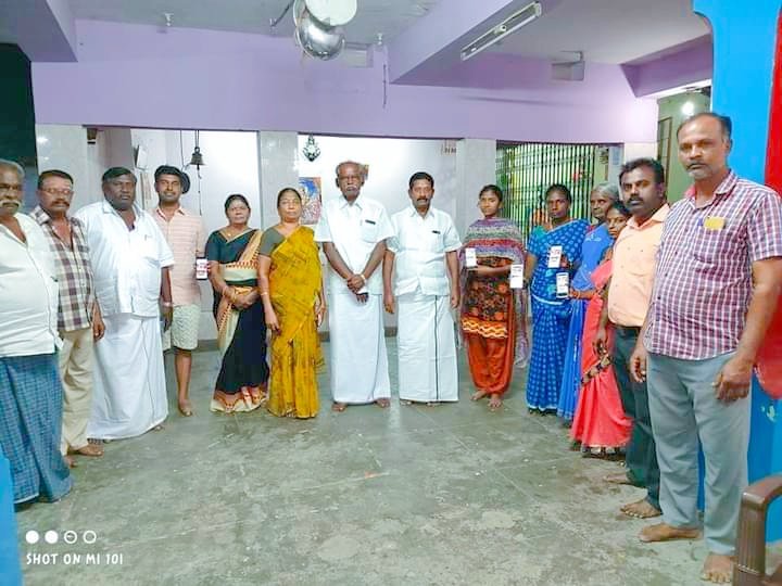 Ksdhanasekar2's tweet photo. 🏴🚩திருப்பூர் கிழக்கு மாவட்டம் *தாராபுரம் நகர திமுக* சார்பாக  14-வது வார்டில் *எல்லோரும் நம்முடன்* இணையவழி சேர்க்கை தாராபுரம் நகர கழக செயலாளர் அண்ணன் *திரு கே எஸ் தனசேகர்* அவர்கள்   தலைமையில் நடைபெற்றது. @mp_saminathan @dmkpadhu .🏴🚩 https://t.co/v5rEs2BxVz