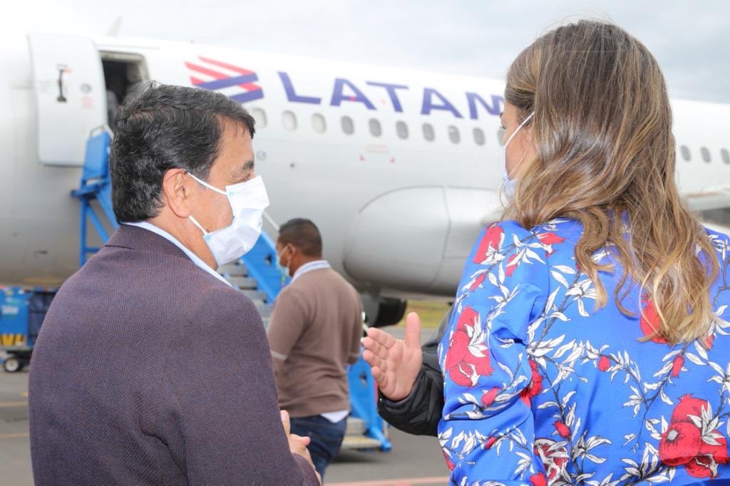 GERMANCHAMORRO1's tweet photo. Llego el día de los cielos abiertos 🛫🏞 para #Pasto y toda nuestra región. 

Bienvenida @LATAMAirlines Uds. son parte del inicio de una era de conectividad y competitividad para nuestro territorio y la #GranCapital 👏🏼 https://t.co/0WY9FoYWxP