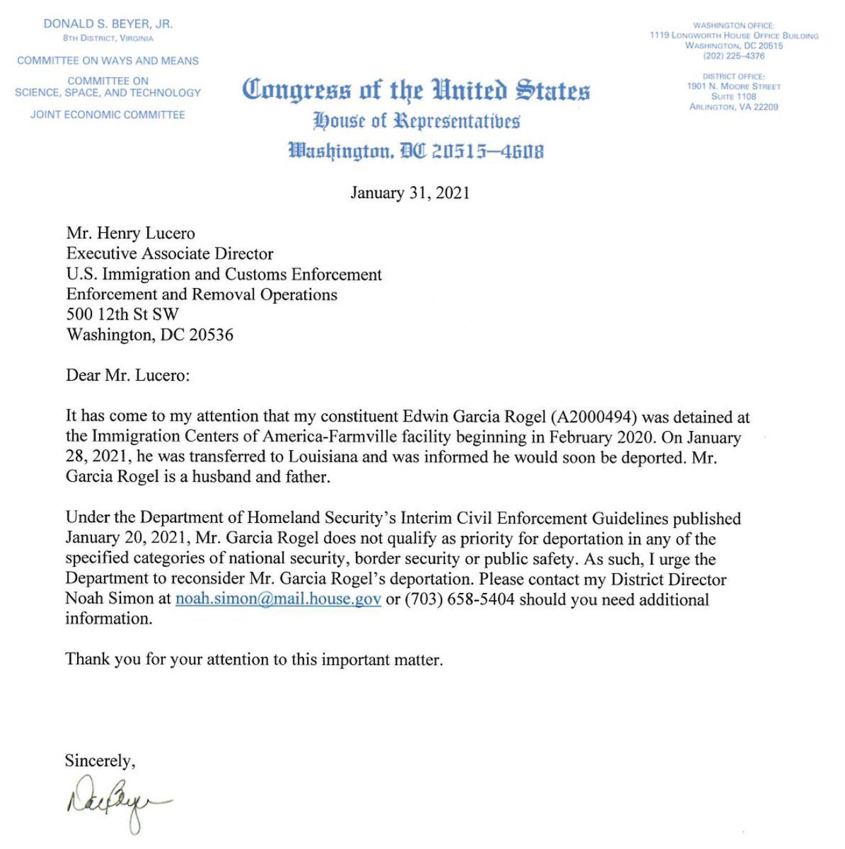 FreeThemAllVA's tweet photo. .@RepDonBeyer has asked @ICEgov to halt Edwin's deportation. @MarkWarner @timkaine will you join him in advocating for Edwin and his family?
Please keep tweeting, calling and emailing: https://t.co/2HgYmLr8zt https://t.co/SOq4TDV76R