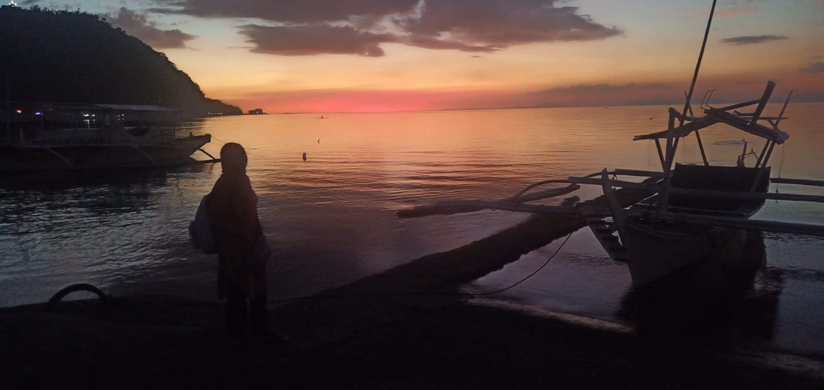zzbkhj's tweet photo. That evening when i started to live (my) a life again. 😂😭😭😂
#sunset #favcolor #bagongbuhay2021 🤭🍂🍁 https://t.co/hsYmqCfXNe