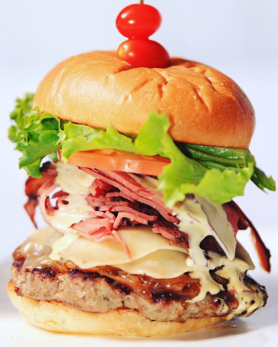 Hard Stones Burger, Hand Crafted, Half Pound Certified Angus Beef topped w/Montreal Smoked Meat, Monterey Jack Cheese, Roasted Portobello Mushroom, Caramelized onions &amp; Pale ale dijonnaise! 😋
Order Online at hardstonesgrill.ca/online-ordering , Kemptville 613-215-0738, Nepean 613-518-7440.