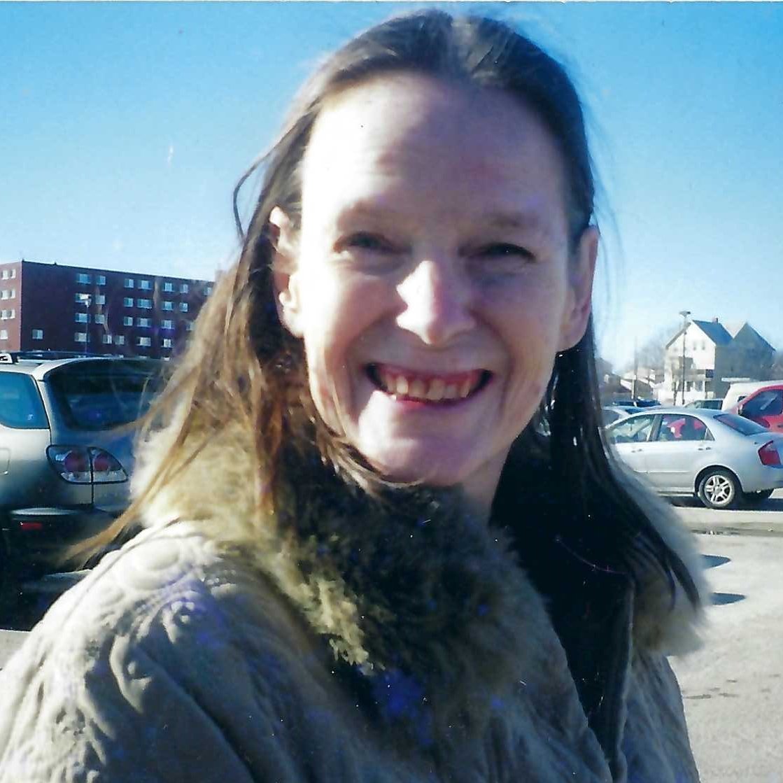 DeborahDPerry's tweet image. "Everything about her was all just rushing away from me so fast. I needed to freeze frame her for a moment." 

Sharing my sister Lyndy's struggle with #PicksDisease on this thread to raise awareness for #FTD during the AFTD's #WithLove campaign throughout February. #EndFTD