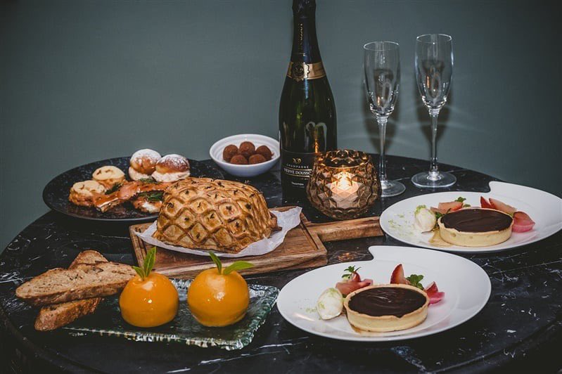 Enjoy a luxury restaurant menu at home this #ValentinesDay

Our ‘Cook at Home’ box comes fully prepared by the fantastic chefs behind <a href="/GrillOnTheSq/">Grill On The Square</a> <a href="/SanLorenzoVenue/">San Lorenzo Italian</a> &amp; <a href="/LasRamblasUK/">Las Ramblas</a>, along with instructions to finish and serve for your loved one at home

charlieadamsgroup.co.uk/valentines-coo…