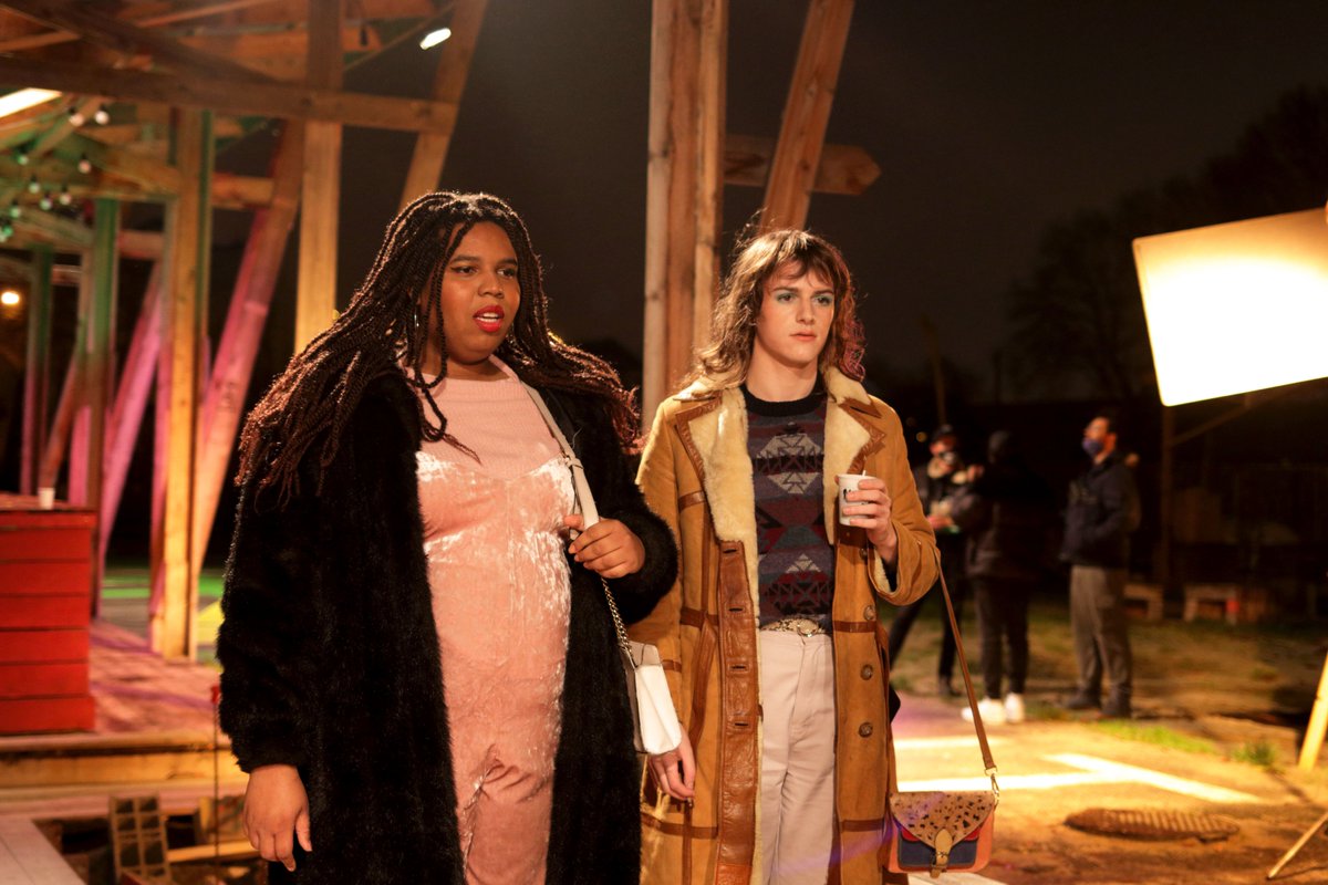 dramaqueer_'s tweet photo. Hello les copaines, nous voici avec un petit update! Ca fait plus de 2 ans qu'on se débrouille pour réaliser Drama Queer à nos frais, et ca devient trop lourd à porter. On se tourne alors vers vous!

https://t.co/blh9HzD4l3 https://t.co/FI7DutC5IT