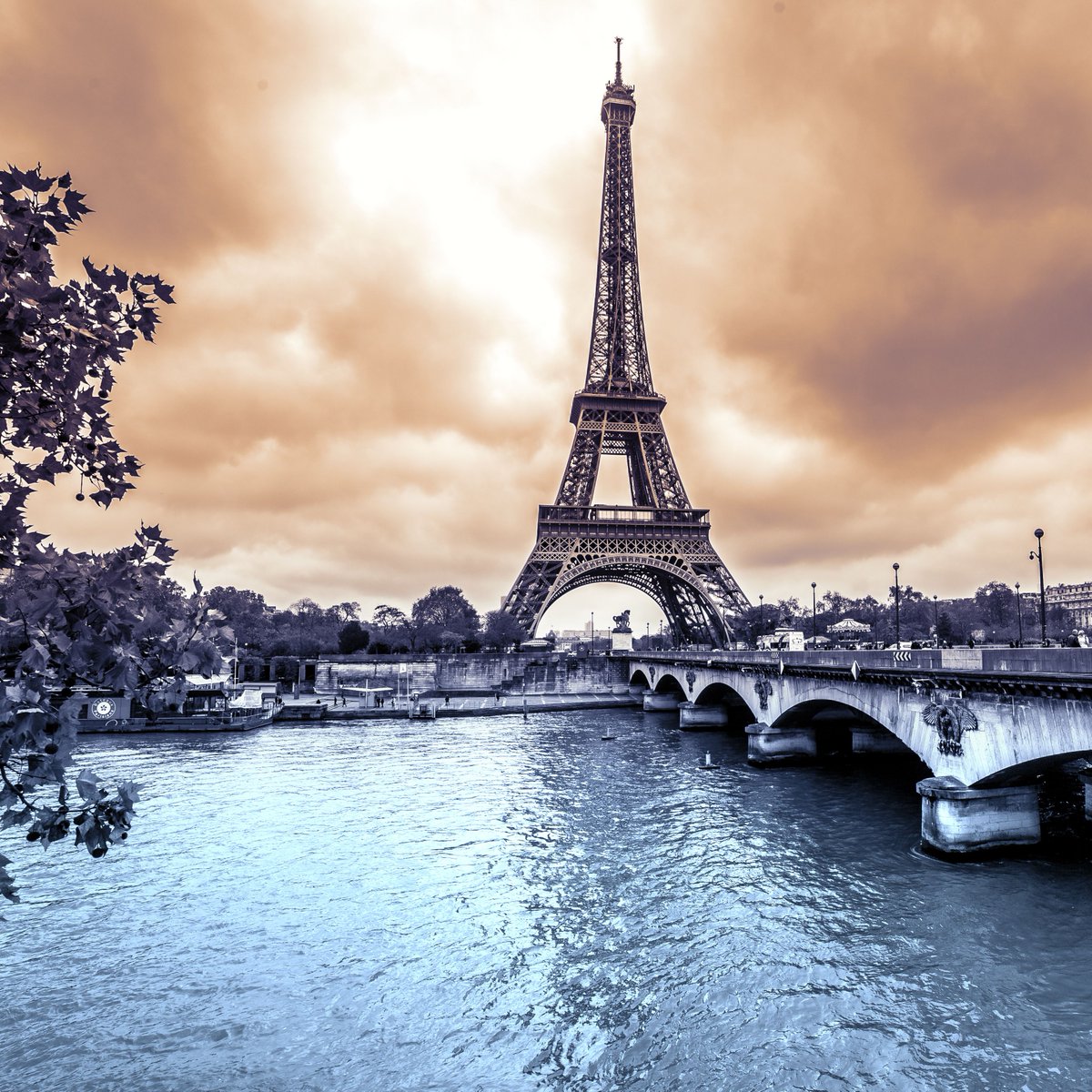 HolidayInnMLV's tweet photo. The most dreamy views can be enjoyed both day and night in Paris. 😍

#Paris #Views #Photography https://t.co/eMqDq6cWR1