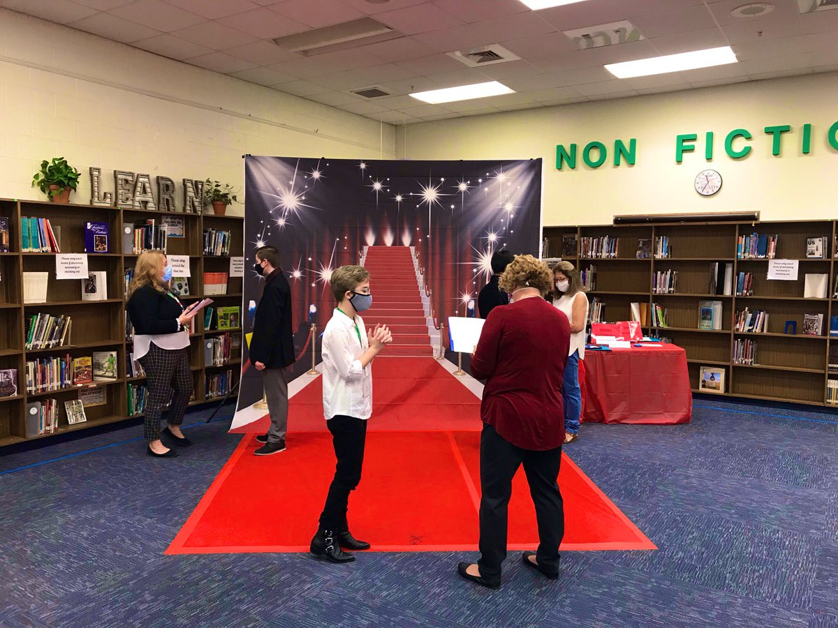 VRoeshink's tweet photo. Great job Deltona Middle School students with the 2nd Amazing Shake Competition. Showing of their soft skills, they all did amazing! Thank you to all the district and community volunteers. @volusiaschools @VolusiaCTE @VolusiaSTEM https://t.co/lxdTsAeClH