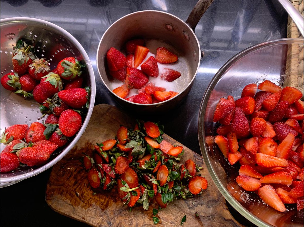 It’s still the season of RED in my garden... juicy baby tomatoes, fiery habanero chillies, and ripe red strawberries... making a strawberry sauce, yummy runny jam, and pavlova!

#KarenAnand #KAdiaries #mygarden #gardentricks #jams #sauce #strawberries #cheflife #goodfood