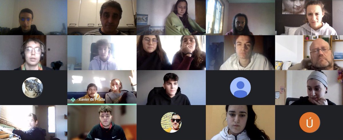 esplaisMCECC's tweet photo. Els monitors/es de la @Zona8MCECC i la Zona 9 no en van tenir prou amb l' #AGOMCECC2021 i van celebrar el diumenge una jornada formativa conjunta! 
#AraMesQueMaiEsplai #SomMoviment #esplaisMCECC https://t.co/7HwSghRKd0
