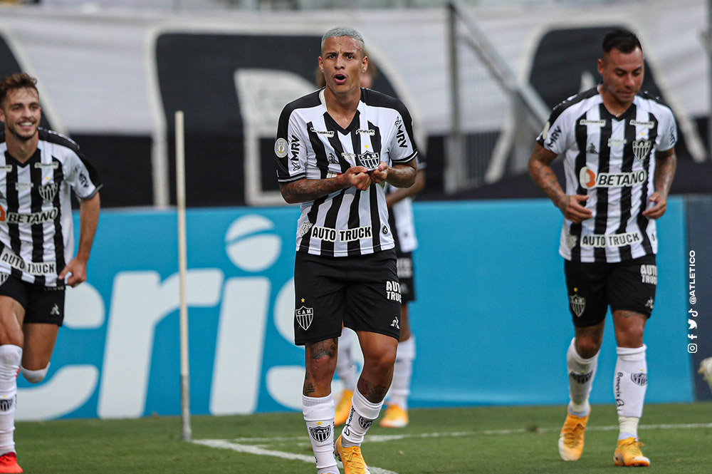 Guilherme Arana, do Atlético-MG, comemorando gol