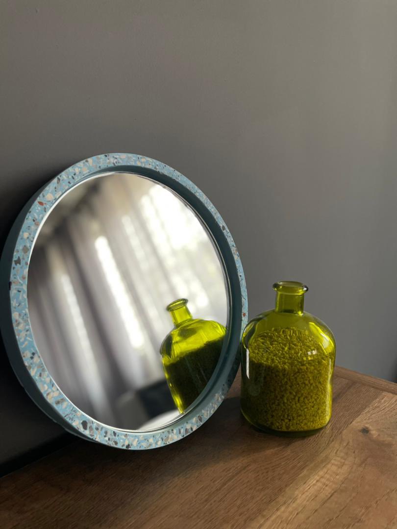 creteandco's tweet photo. We’re back!!
Did you miss us?
Also, can we get into terrazzo detailing on Charlene’s new creation? We’re loving this mirror and we know you will too.
DM us to place your orders! 🥳🥳🥳
#creteandco #concretehomedecor #terrazzo #madeinghana #colouredconcrete https://t.co/SSHbPwJp9G