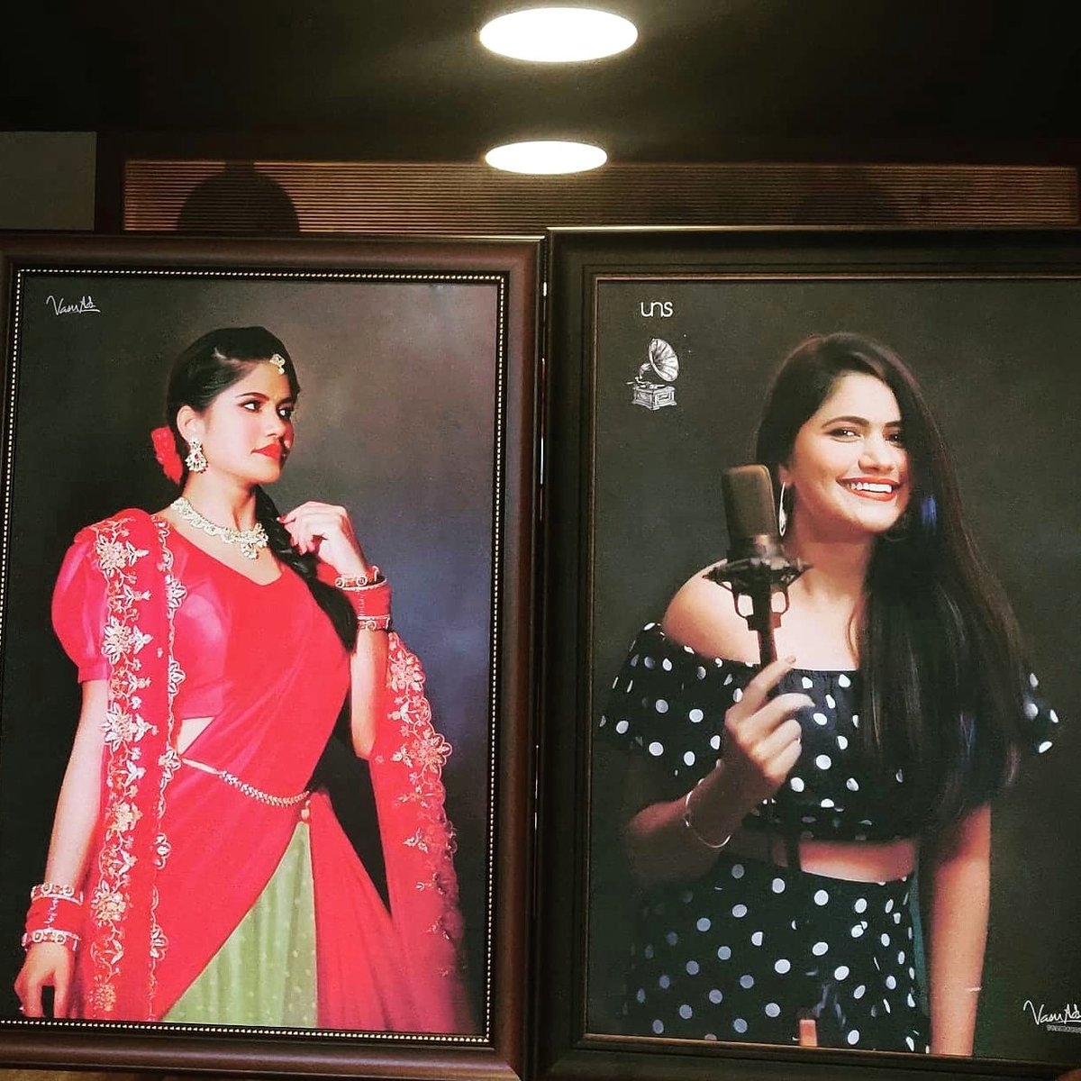UmaNeheartbeats's tweet photo. Rockstar UN @UMANEHA ⭐✨
These beautiful &amp; lovely paintings by one of Uma's  hardcore fan 👌👌👌👏👏👏🎤🎵🎶

Lots of love UNS❤️😘🤗🎼🎼🎵🌟🌟👏👏👏👏🦋🦋
Playback Singer, Independent Artist and a Multi-talented girl 🕺🕺💃💃💃💃

@UmaNeheartbeats
#umanehafanforever💞🔥🤗😍😘😘 https://t.co/c8YIHsHpuQ