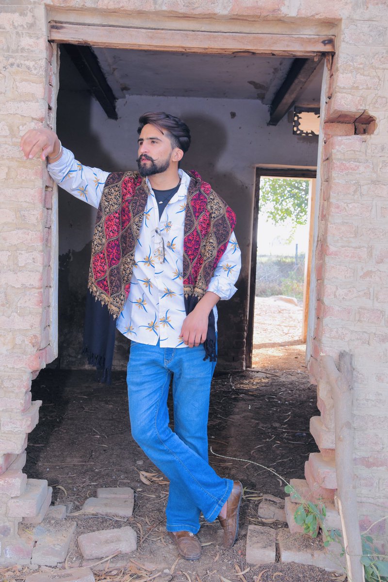 amitchhaniwala's tweet photo. अगर तरक्की लगे आसान मेरी कभी मेरे पाँव के छाले देख लेना ❤️
📸 @ajaydhaka11
#amitchhaniwala #ramfal #desi #trending #harayana #swag #instafashion #photography #photoshoot #fashion #fashionstyle #fashionista #gaamaaale https://t.co/UyLY7EKvdT
